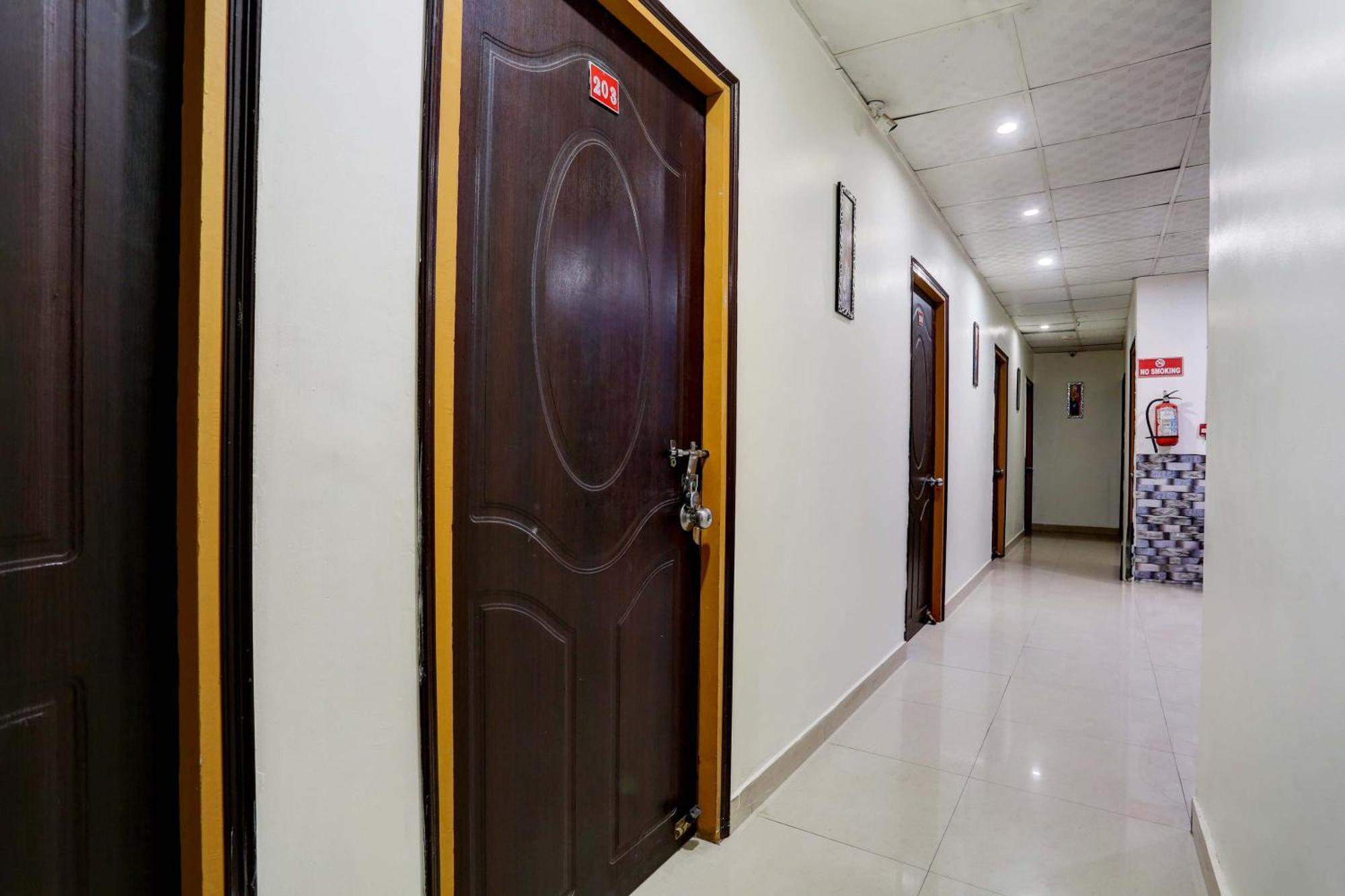 Collection O Hotel Moon Light Lucknow Zewnętrze zdjęcie